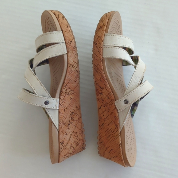 Crocs Open Toe Cork Wedge Strappy Slide Sandal 8 Creamy Beige Tan - Picture 6 of 16